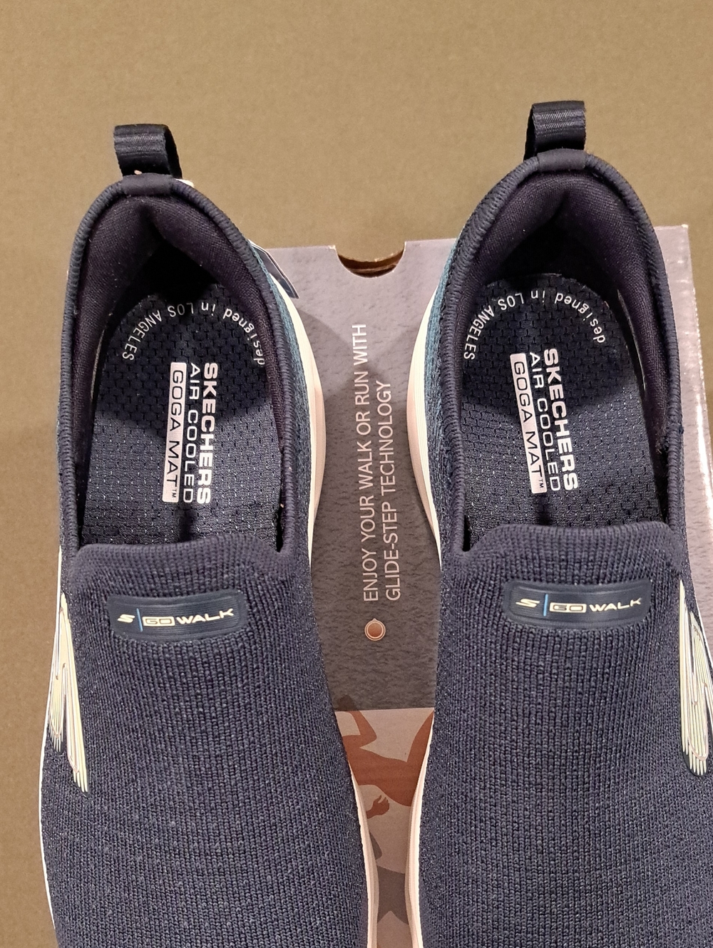Skechers GO WALK Glide-Step 2.0 - Chelsea - Color: Navy/Blue - Size: Women 8 - Picture 4 of 11